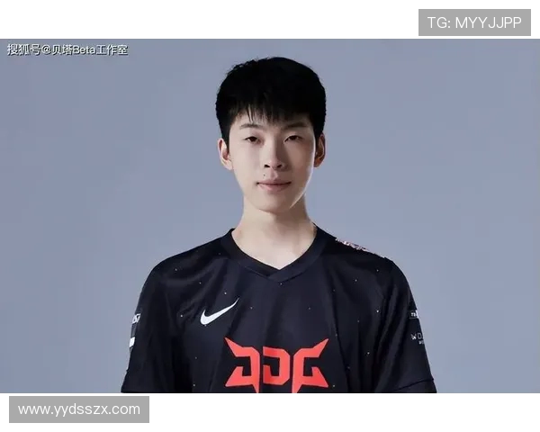 JDG战队在英雄联盟赛季中的运营策略分析与成败得失探讨